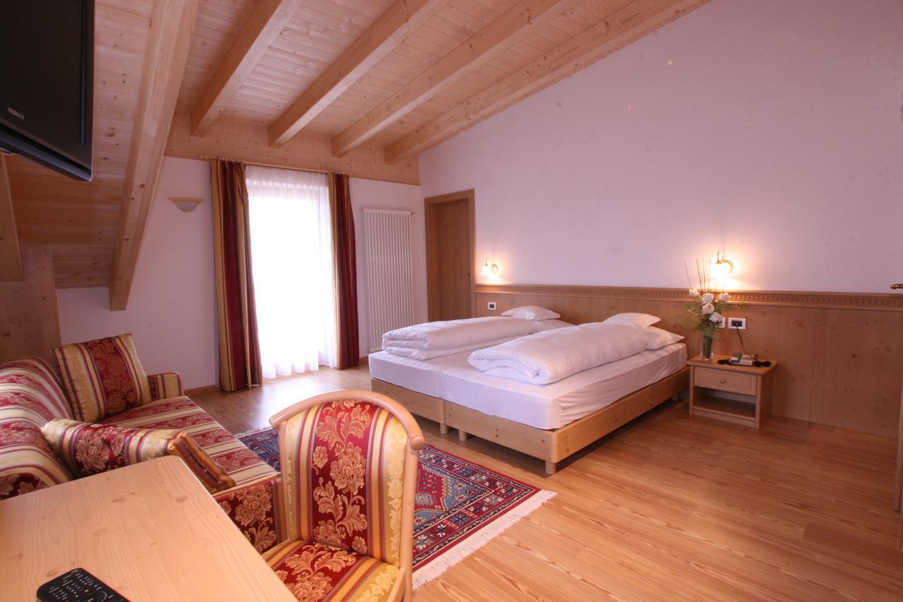 Hotel Resa Blancia St. Vigil Exteriör bild