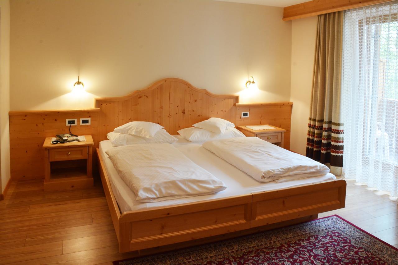 Hotel Resa Blancia St. Vigil Exteriör bild