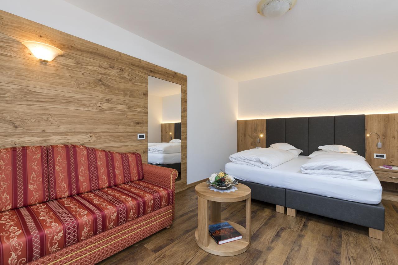 Hotel Resa Blancia St. Vigil Exteriör bild